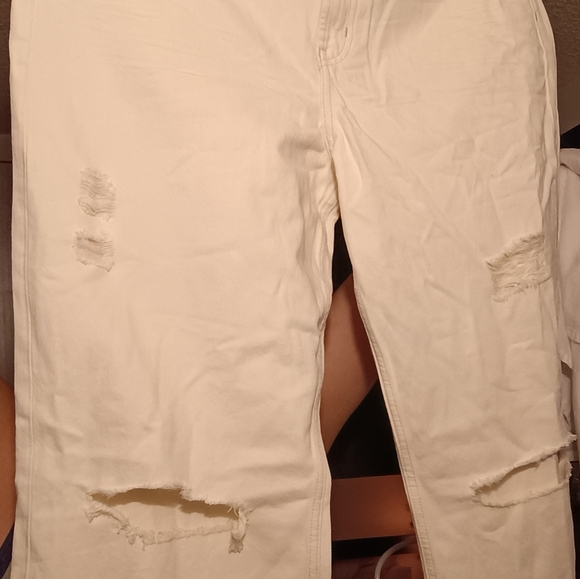 Skater-Girl High Waisted Distressed Jeans - Picture 2 of 5